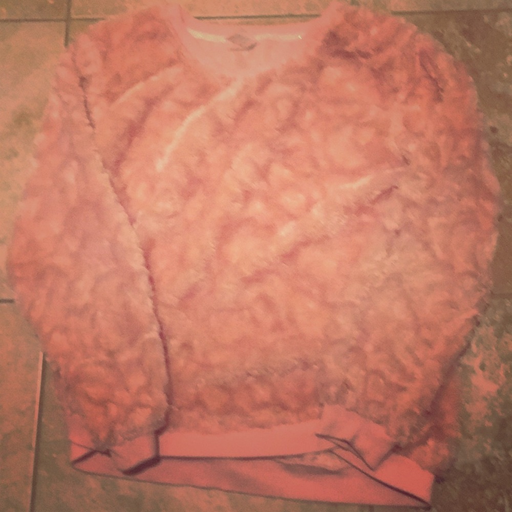 Xhilaration pink fuzzy top